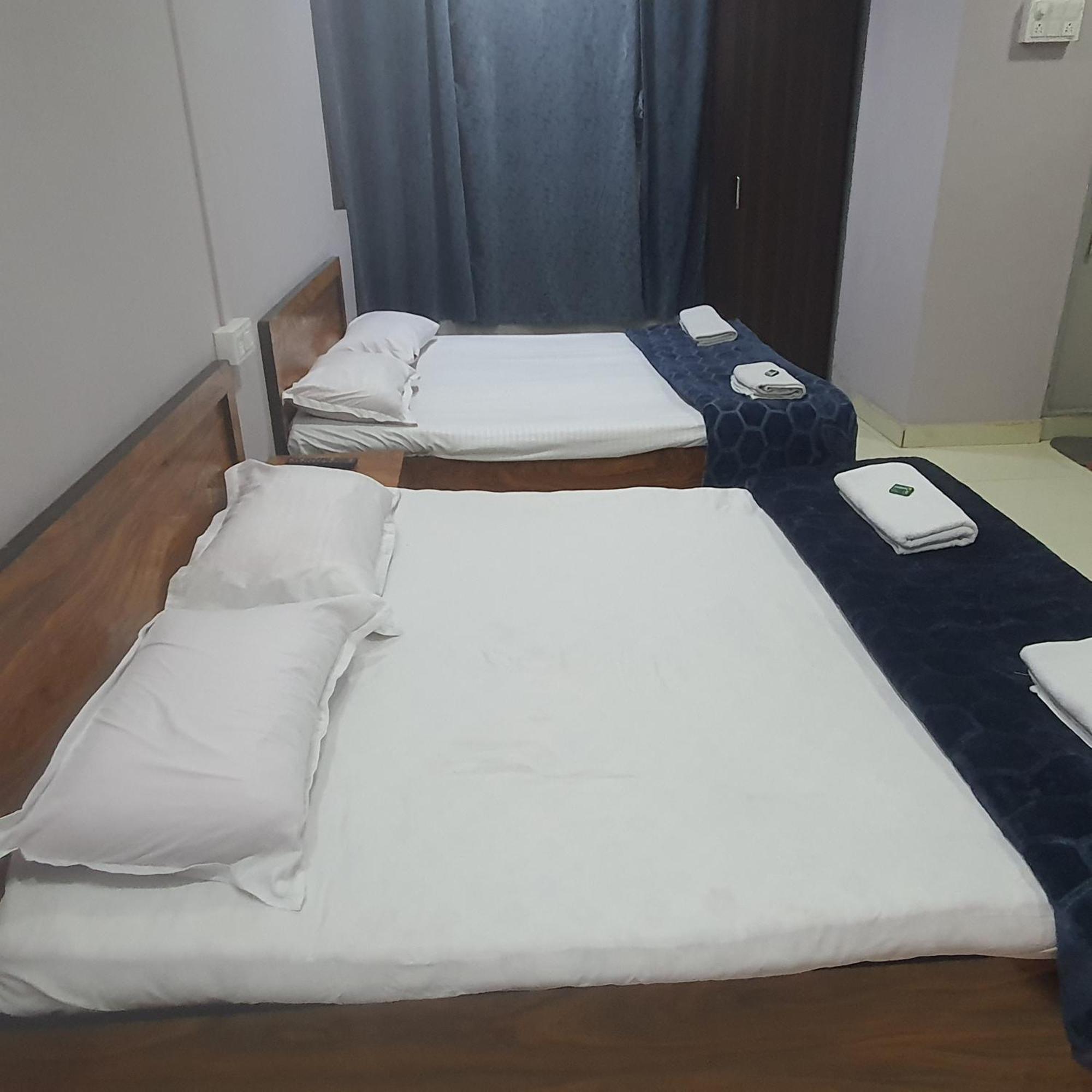 Hotel Family Stay Beside Railway Station Aurangabad  Exterior photo